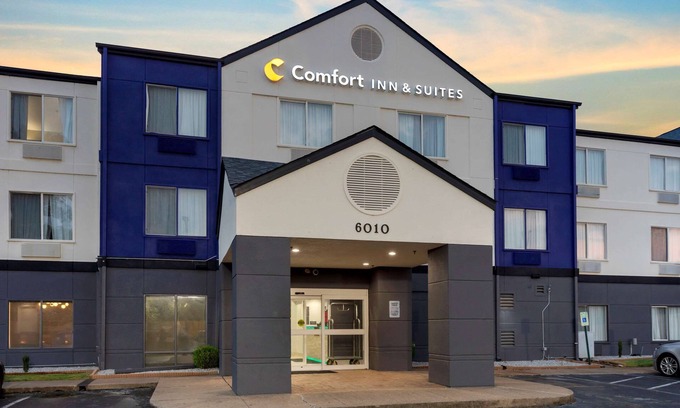 Ellendale Hotel | Comfort Inn & Suites Memphis East