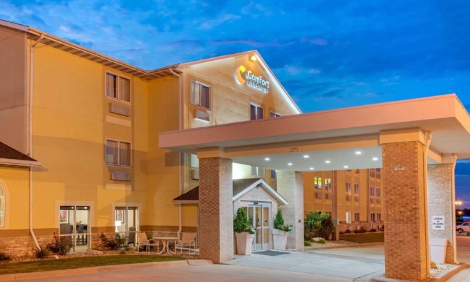 Lincoln Hotel | Comfort Inn & Suites near Route 66