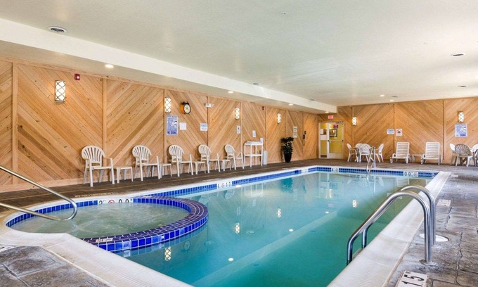 Thornhill Hotel | Comfort Inn & Suites Orange - Montpelier