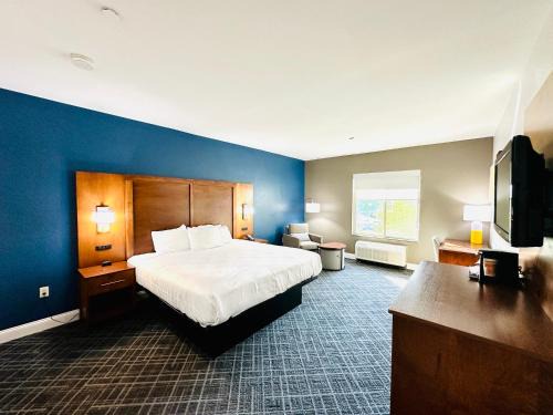 Plainville Hotel | Comfort Inn & Suites Plainville-Foxboro