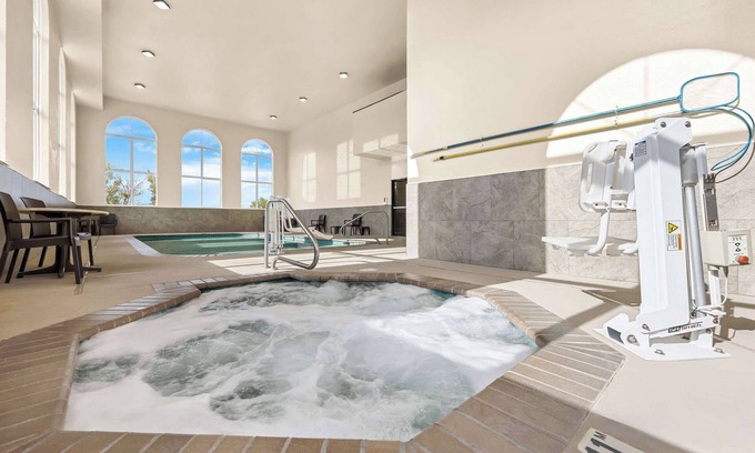 Pueblo Hotel | Comfort Inn & Suites Pueblo