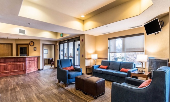 Glenwood Springs Hotel | Comfort Inn & Suites Rifle