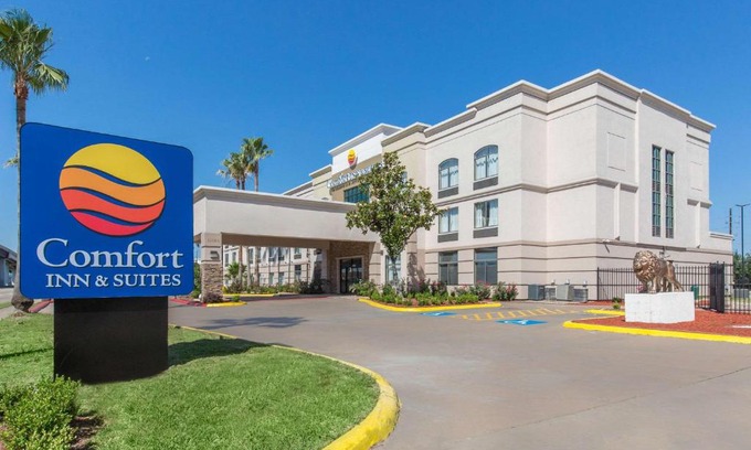 Clodine Hotel | Comfort Inn & Suites SW Houston Sugarland