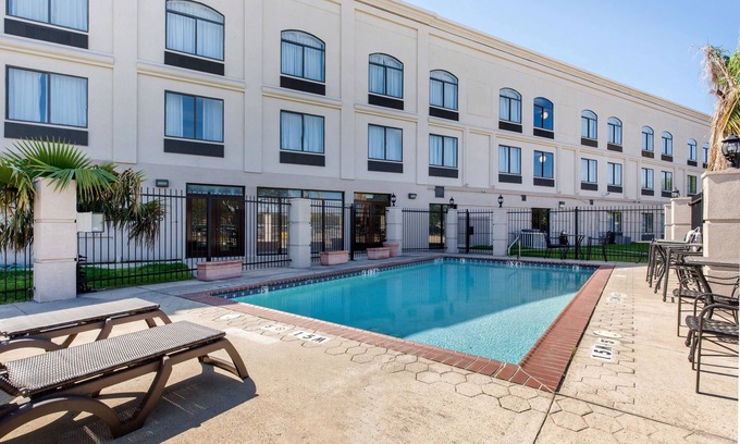 Greater Fondren Southwest Hotel | Comfort Inn & Suites SW Houston Sugarland