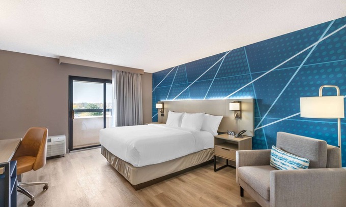 Arlington Heights Hotel | Comfort Inn & Suites Arlington Heights - Buffalo Grove
