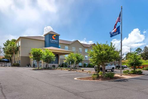 Crestview Hotel | Comfort Inn & Suites