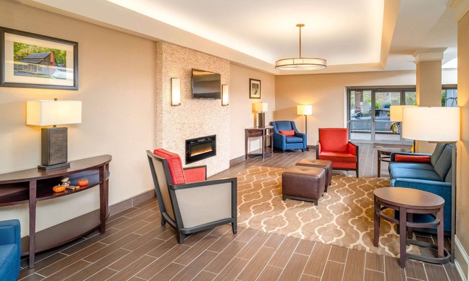 Grundy Hotel | Comfort Inn & Suites