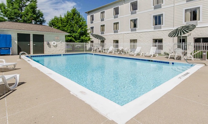 Farmers Hotel | Comfort Inn & Suites