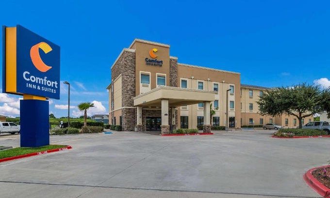 Victoria Hotel | Comfort Inn & Suites Victoria North