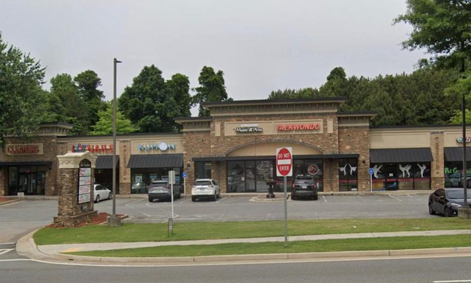 Cumming House | Comfort Living-Parking @Cumming