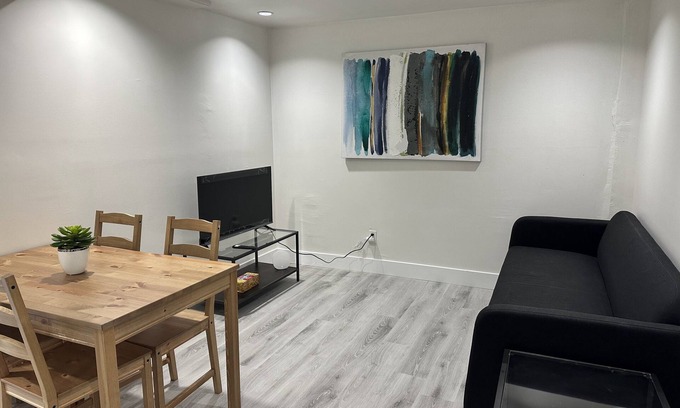 Burnaby House | Comfort Living with Easy Transit in N. Burnaby