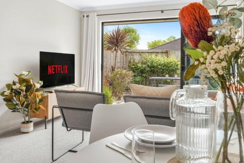 Hamilton House | Comfort, Quiet, Central - By KOSH BNB