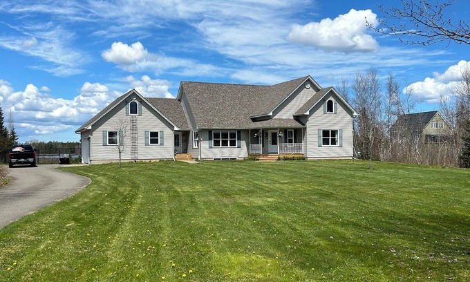 Memramcook House | Comfort, Relaxation & Fun for 15 in Lakeview Home. Everything you need PLUS MORE