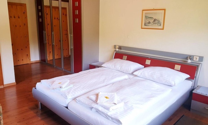 Goeriach Bed & Breakfast | Comfort Room Apple Blossom - Gasthof Lacknerhof