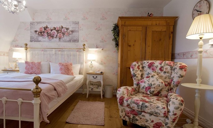 Gedern Apartment | Comfort room in the Villa Geriwada