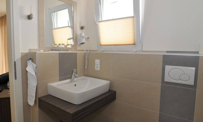 Longuich Bed & Breakfast | Comfort room small (No. 3, 4) - Guesthouse-Gasthof "Wein im Turm"