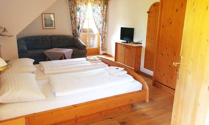 Goeriach Bed & Breakfast | Comfort Room Wildkirsche - Gasthof Lacknerhof