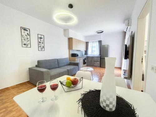 Golem Apartment | Comfort Seaside Apartment By Adriatic Living