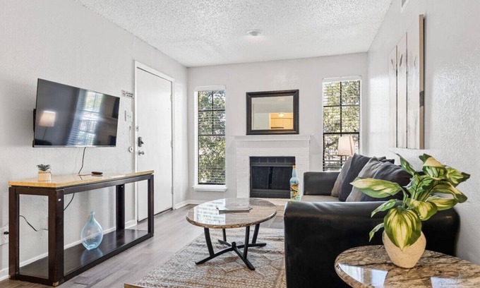 Park Central Apartment | COMFORT & SIMPLICITY IN DFW! 1 BEDROOM APT!
