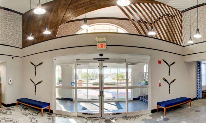 Kiln Creek Hotel | Comfort Suites Airport