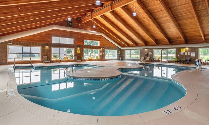 Coralville Hotel | Comfort Suites Coralville I-80