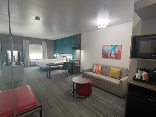 DeSoto Hotel | Comfort Suites DeSoto Dallas South
