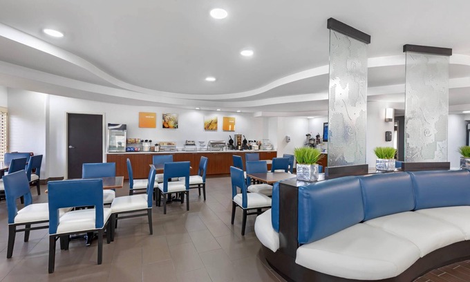 Grapevine Hotel | Comfort Suites DFW North/Grapevine