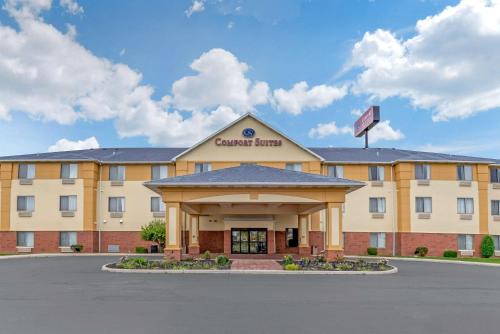 Findlay Hotel | Comfort Suites Findlay I-75 near Sports Complex