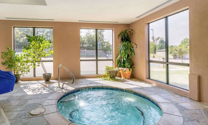 Forrest City Hotel | Comfort Suites Forrest City