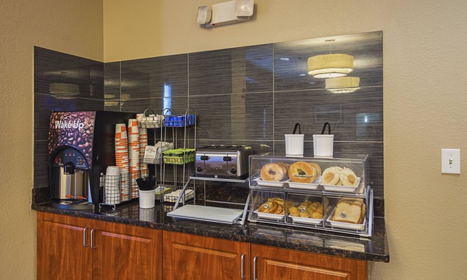 Grayslake Hotel | Comfort Suites Grayslake near Libertyville North