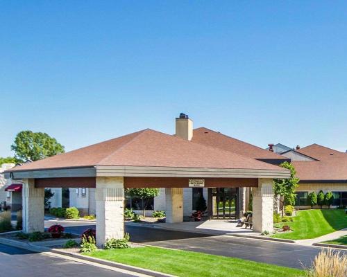 Howard Hotel | Comfort Suites Green Bay West