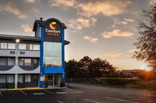 Kingston Hotel | Comfort Suites Kingston Central