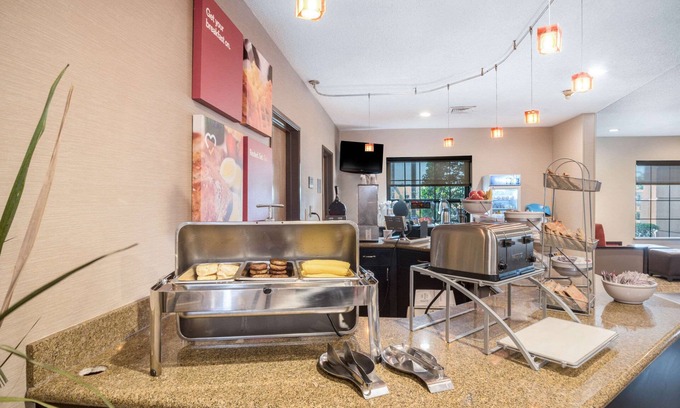 Monroe Hotel | Comfort Suites Monroe