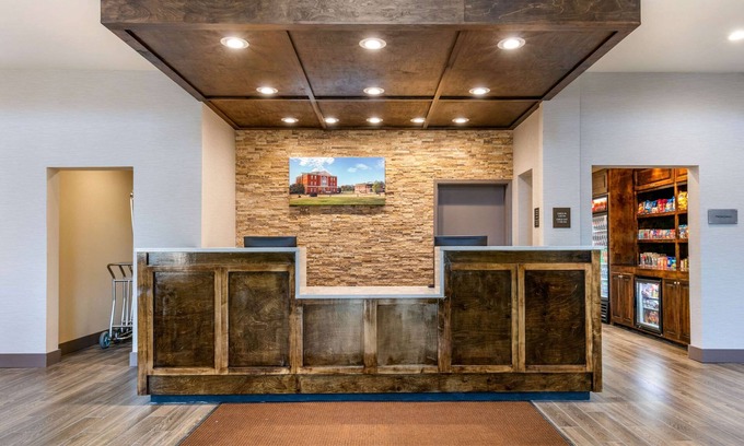 Tupelo Hotel | Comfort Suites North Tupelo