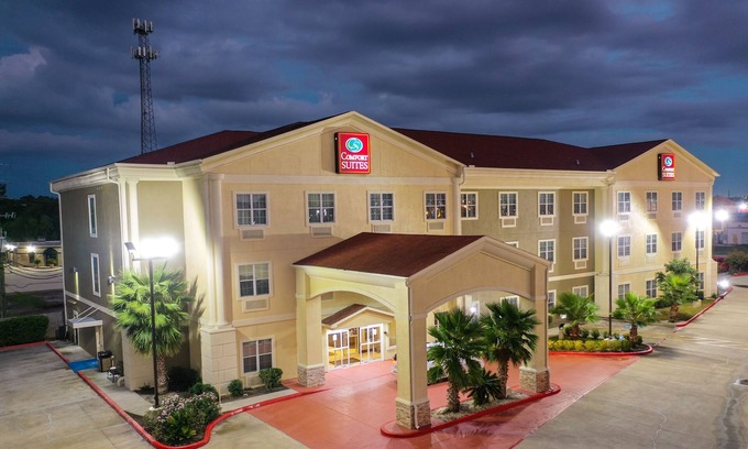 Tomball Hotel | Comfort Suites Tomball Medical Center