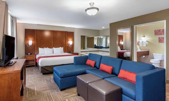 Urbana Hotel | Comfort Suites Urbana Champaign, University Area