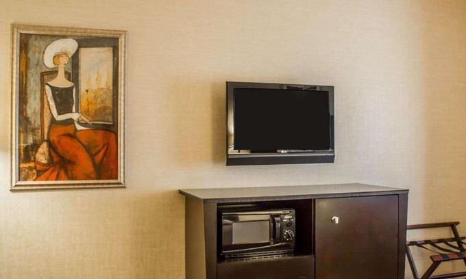 Edinboro Hotel | Comfort Suites