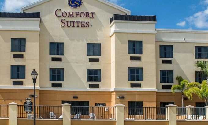 Vero Beach Hotel | Comfort Suites Vero Beach I-95