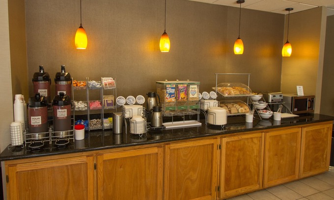 Visalia Hotel | Comfort Suites Visalia Convention Center