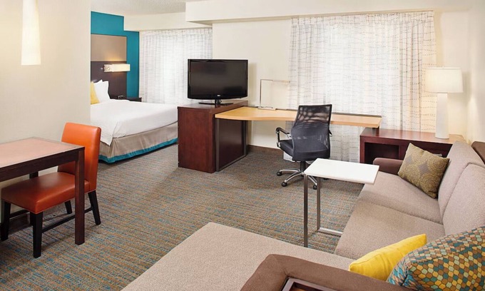 Livonia Hotel | Comfort & Value! 3 Studio Queen Rooms w/Kitchen, Pets Are Welcome