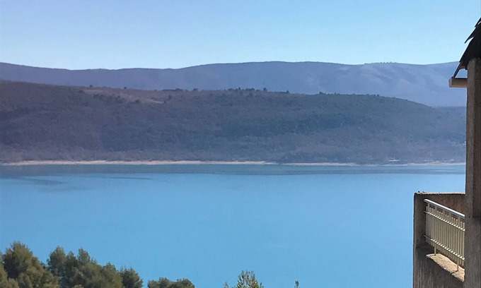 Sainte-Croix-du-Verdon Apartment | Comfortable apartment with large terrace and lake view