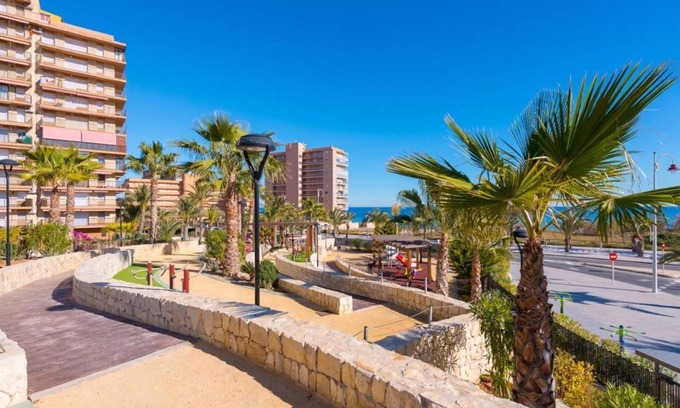 Els Arenals del Sol Apartment | Comfortable Luxe in the beach