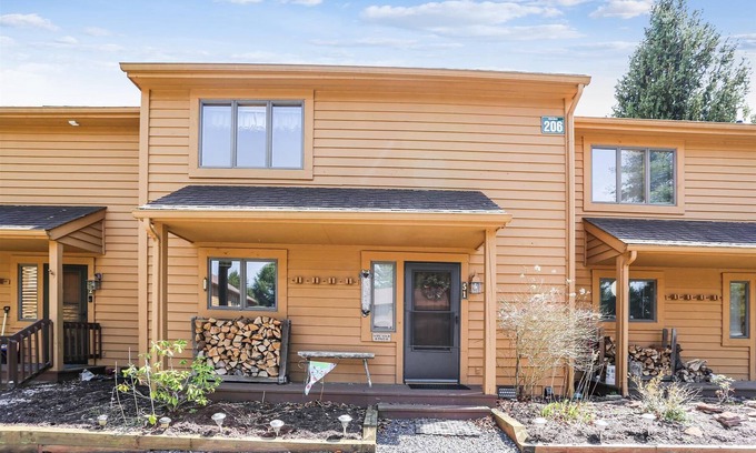 Davis Condo | Comfortable 2 bedroom condo in Deerfield Village provides ideal lodging!