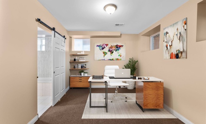 Grand Boulevard Apartment | Comfortable 2-bedroom apartment in phenomenal Chicago