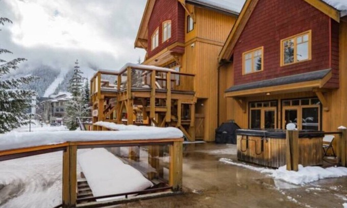 Rossland Condo | Comfortable 2-bedroom suite!