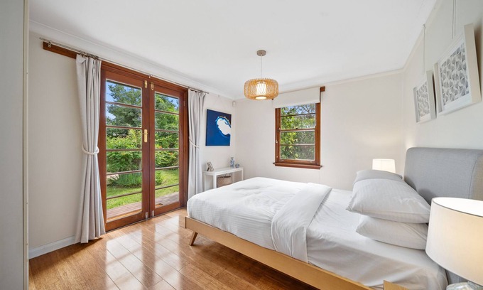 Narrabundah House | Comfortable 3-Bed Haven Near Canberra Attractions