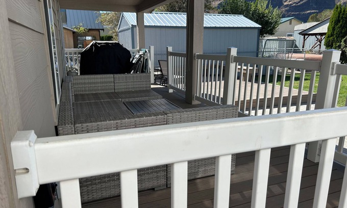 Sunland Estates House | Comfortable 3 bedroom/2 bathroom home in Sunland Estates