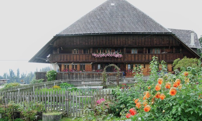 Trub Other | Comfortable 3 bedroom apartment with rural charm in Emmental farmhouse