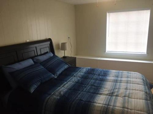Lawton House | Comfortable 3 bedroom close to Base Sleeps 6