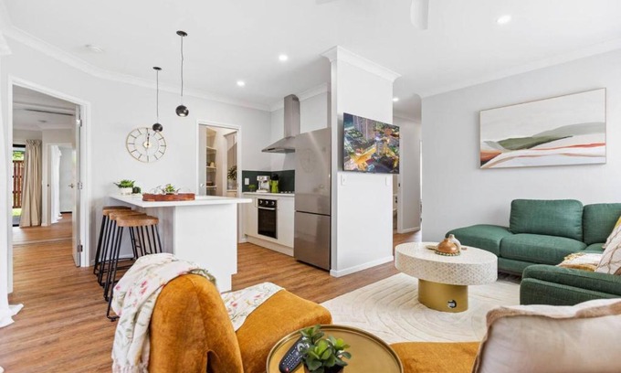 Portsmith House | Comfortable 3-Bedroom Home Near City